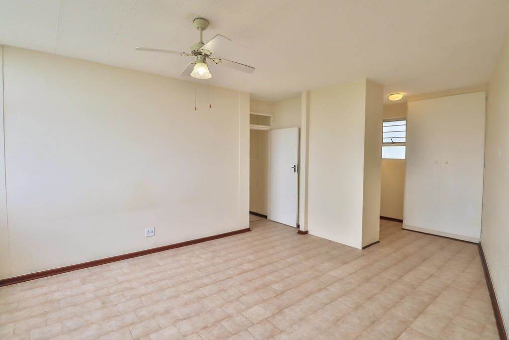3 Bed Apartment in Doonside photo number 20