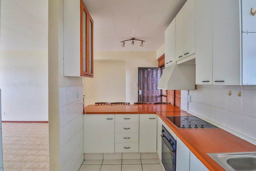 3 Bed Apartment in Doonside photo number 5