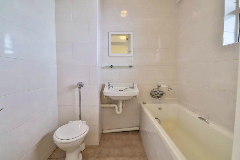 3 Bed Apartment in Doonside photo number 22