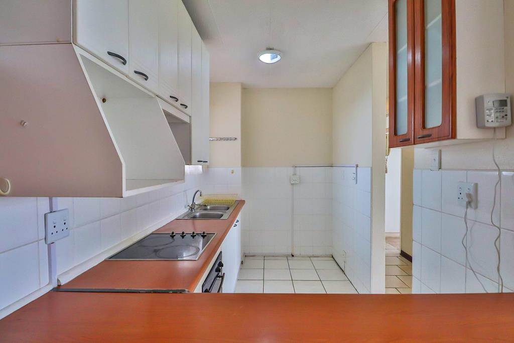 3 Bed Apartment in Doonside photo number 3