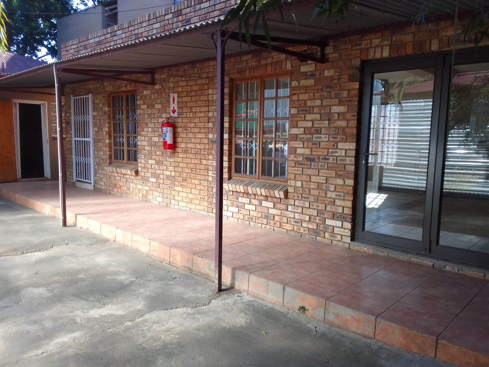 325  m² Commercial space in Rustenburg Central photo number 29