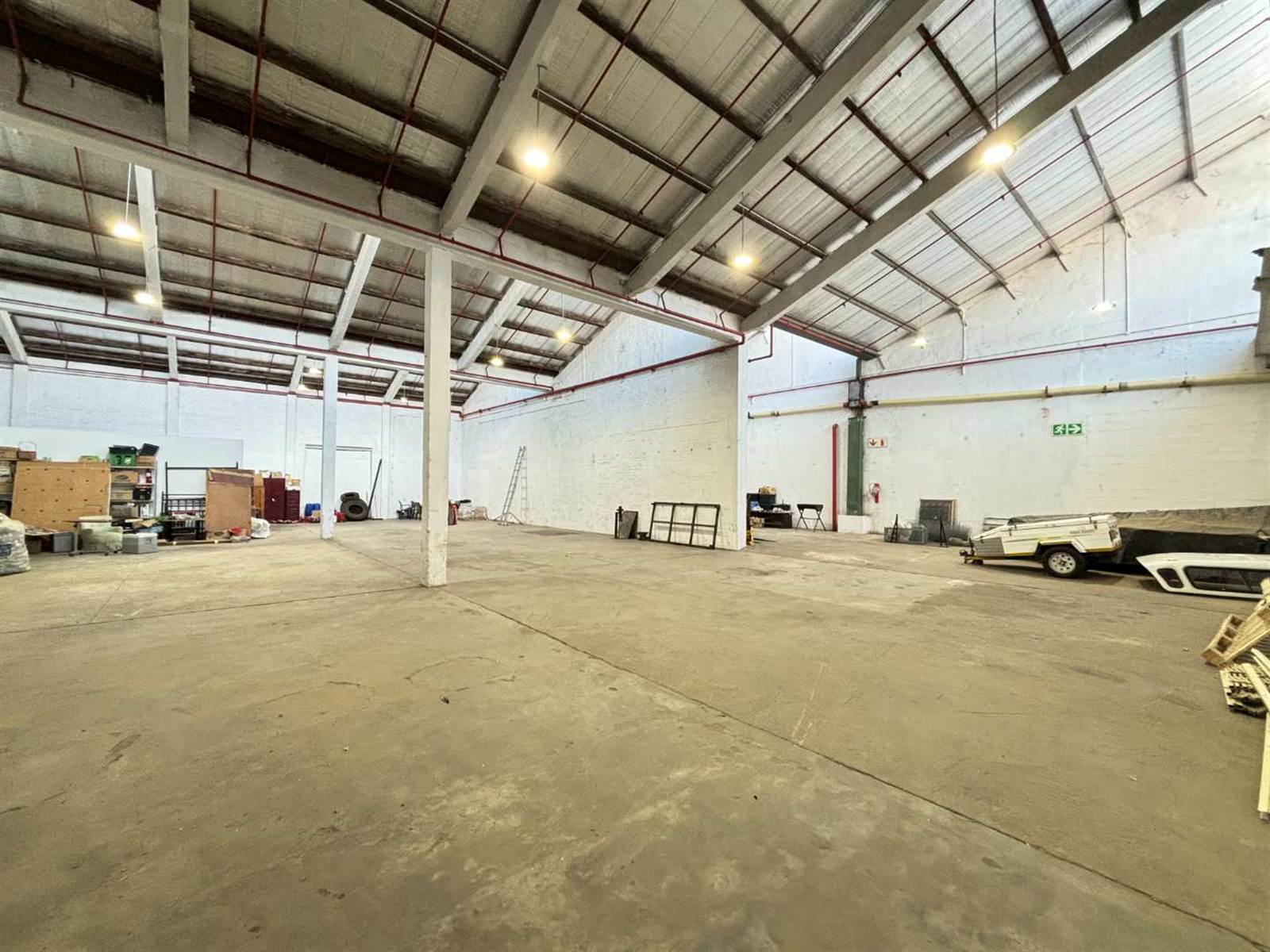 585  m² Industrial space in Dal Josafat photo number 3