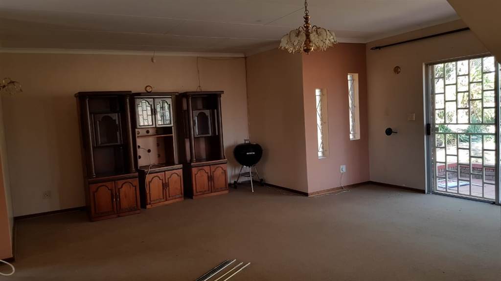 2 Bed House in Polokwane Central photo number 12