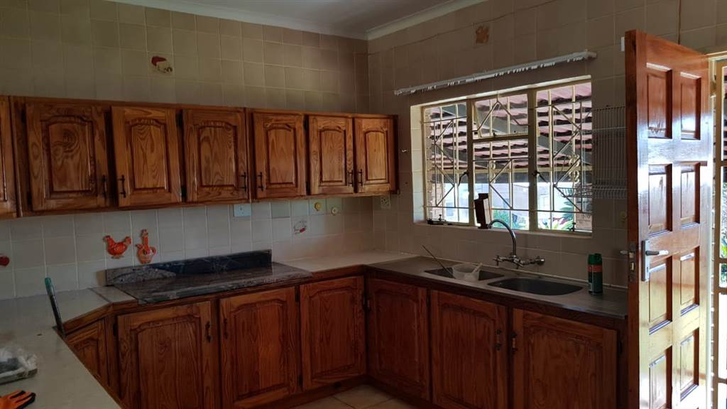 2 Bed House in Polokwane Central photo number 9