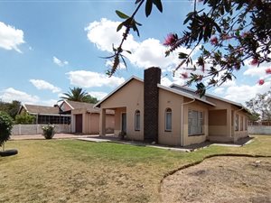 3 Bed House in Cruywagenpark