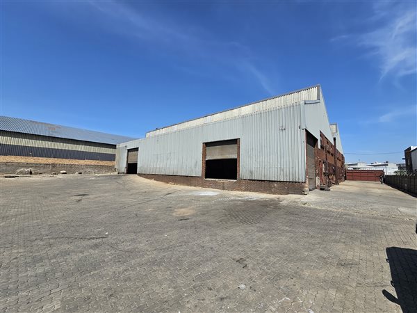 1333  m² Industrial space in Alrode