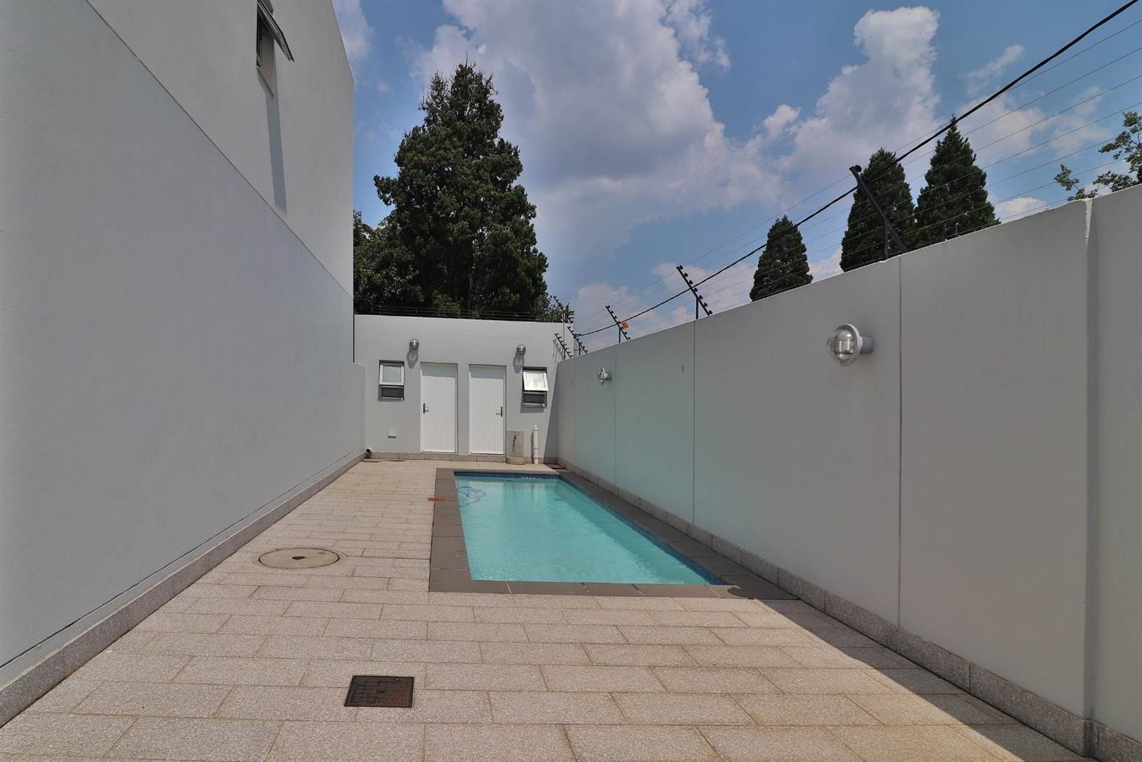 2 Bed Townhouse in Bryanston photo number 30
