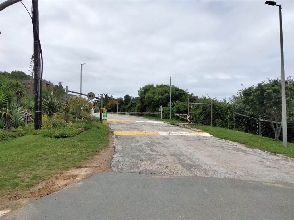 594 m² Land available in Seafield photo number 6