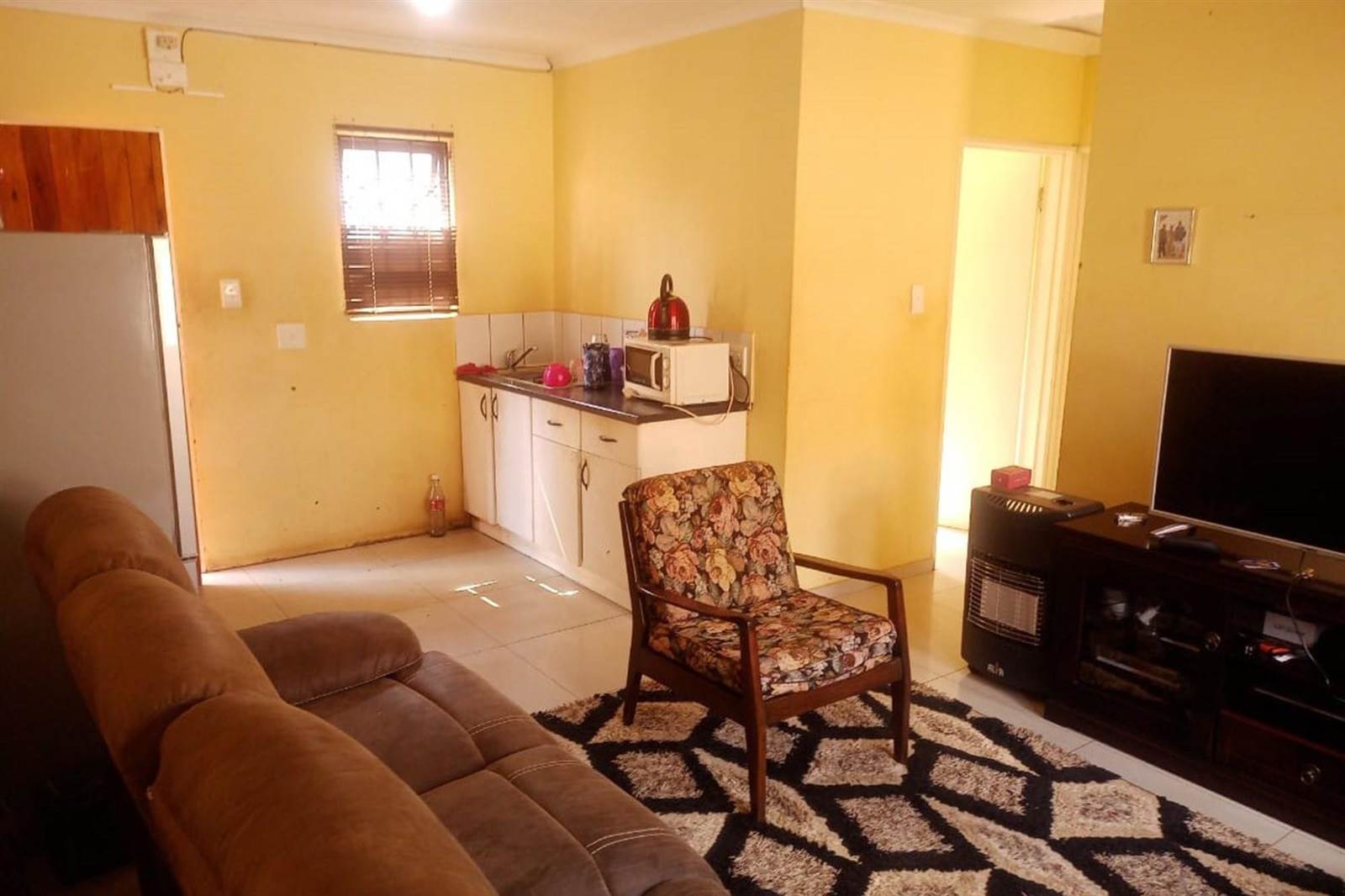 3 Bed House in Protea Glen photo number 10