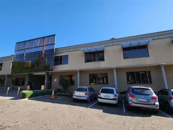 353.4  m² Commercial space
