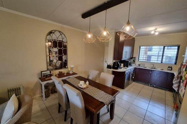 2 Bed Apartment in Sunninghill photo number 9
