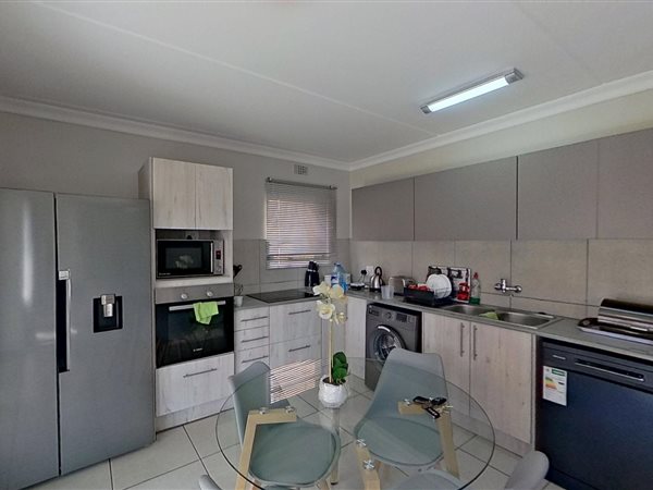 3 Bedroom Townhouse 3 Bedroom Townhouse