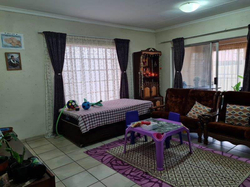 2 Bed House in Trichardt photo number 14