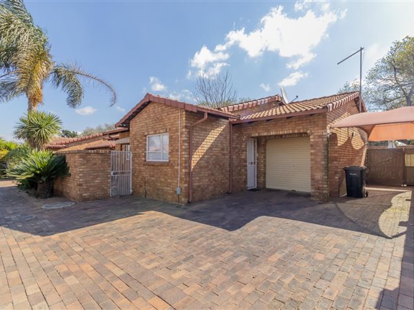 2 Bedroom Townhouse 2 Bedroom Townhouse