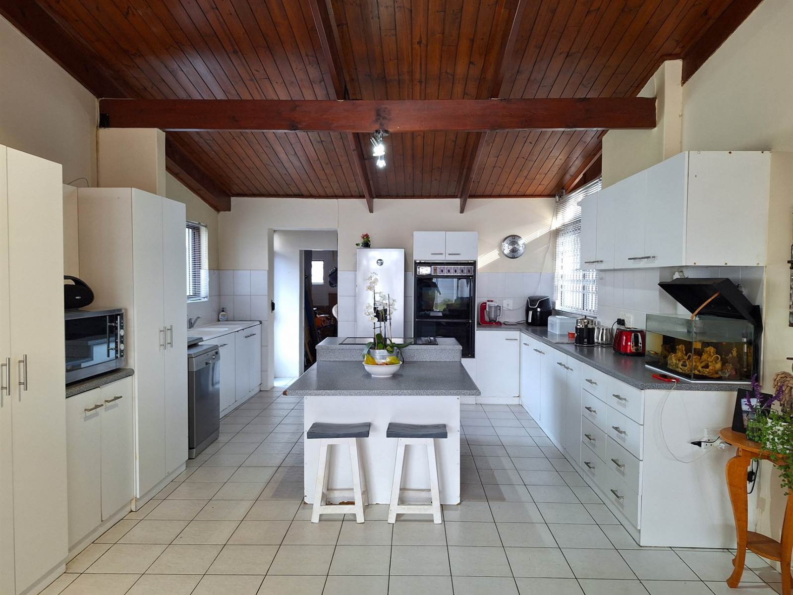 4 Bed House in Milnerton photo number 4