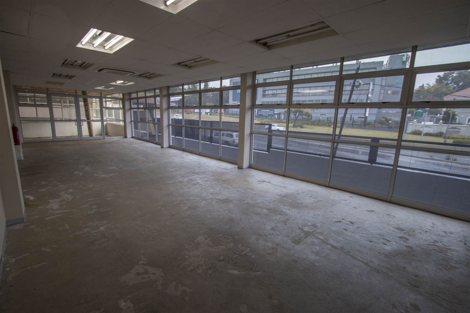 1596  m² Commercial space in Parkmore photo number 9