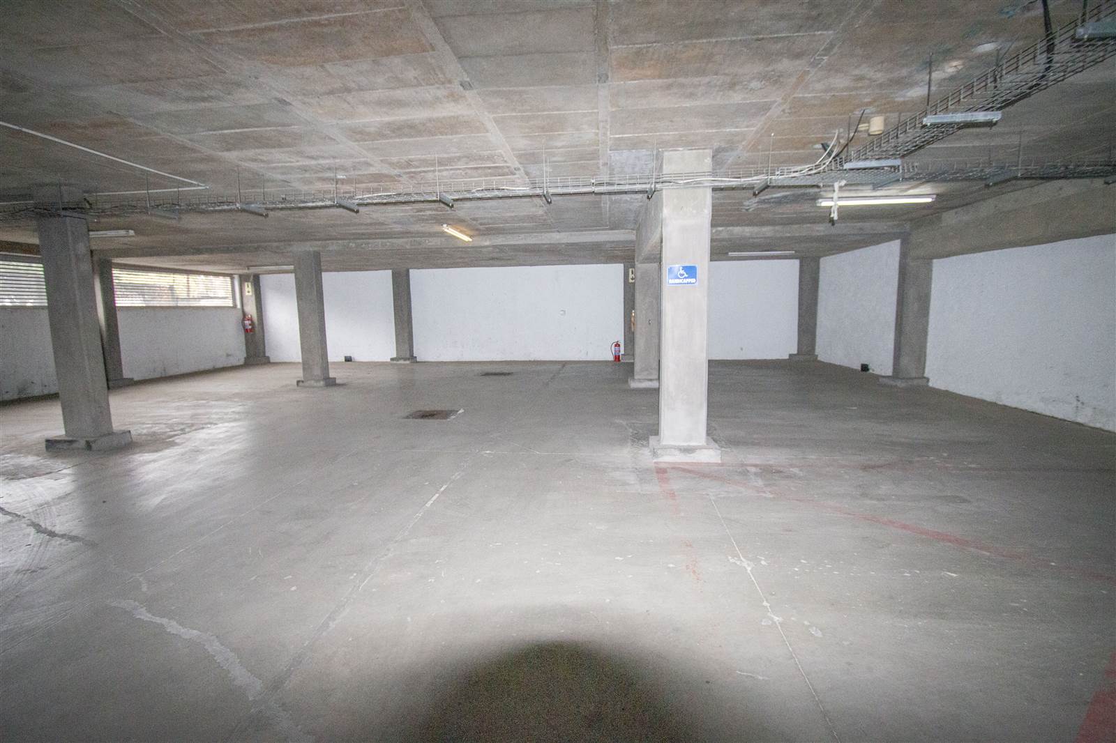 1596  m² Commercial space in Parkmore photo number 21