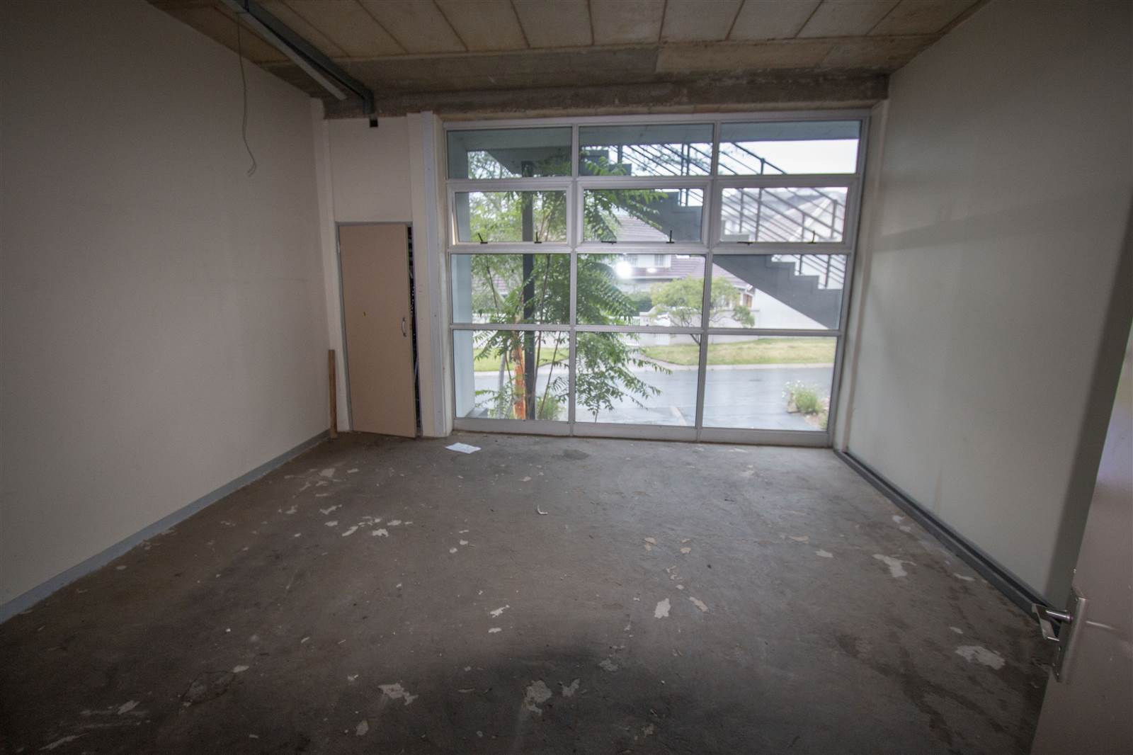 1596  m² Commercial space in Parkmore photo number 3