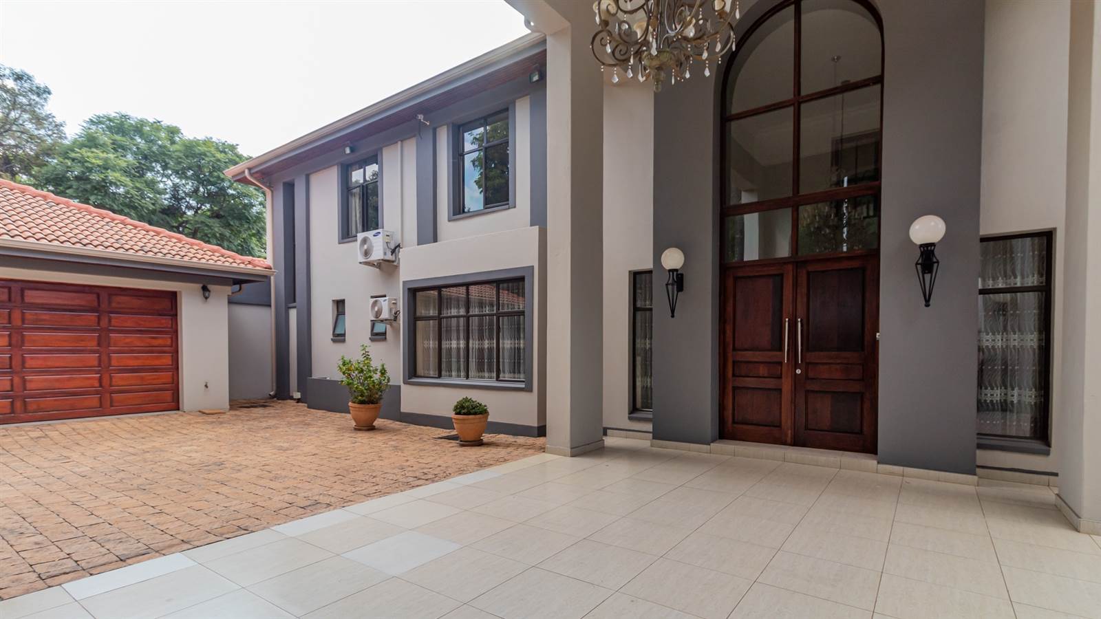 6 Bed House in Waterkloof Ridge photo number 5