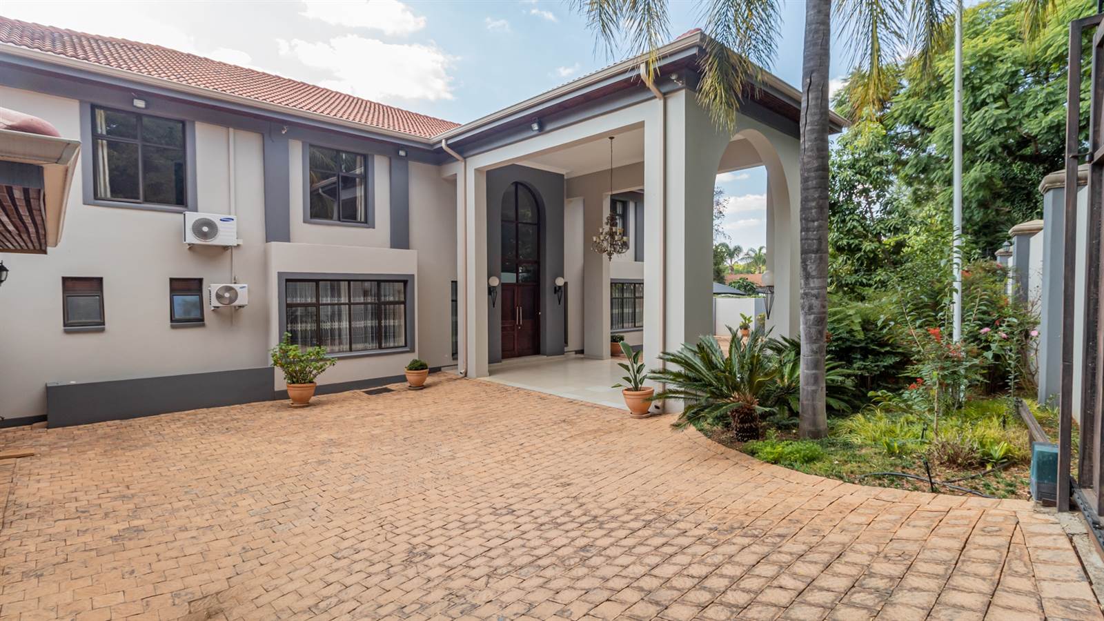 6 Bed House in Waterkloof Ridge photo number 6