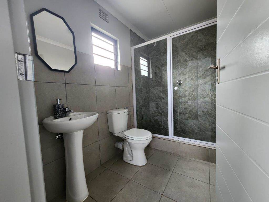 3 Bed House in Germiston Central photo number 19