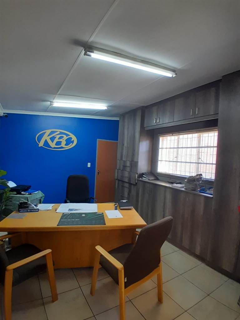 400  m² Commercial space in Kimberley Central photo number 4
