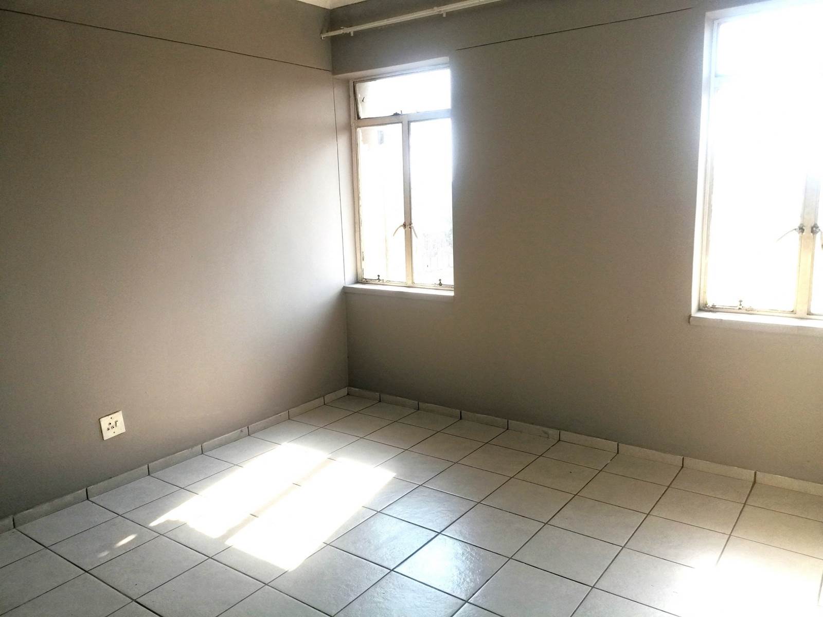 1.5 Bed Apartment in Benoni Central photo number 20