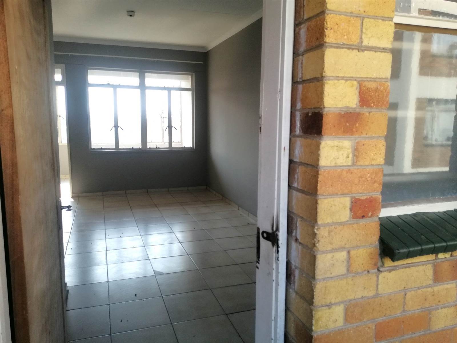 1.5 Bed Apartment in Benoni Central photo number 5