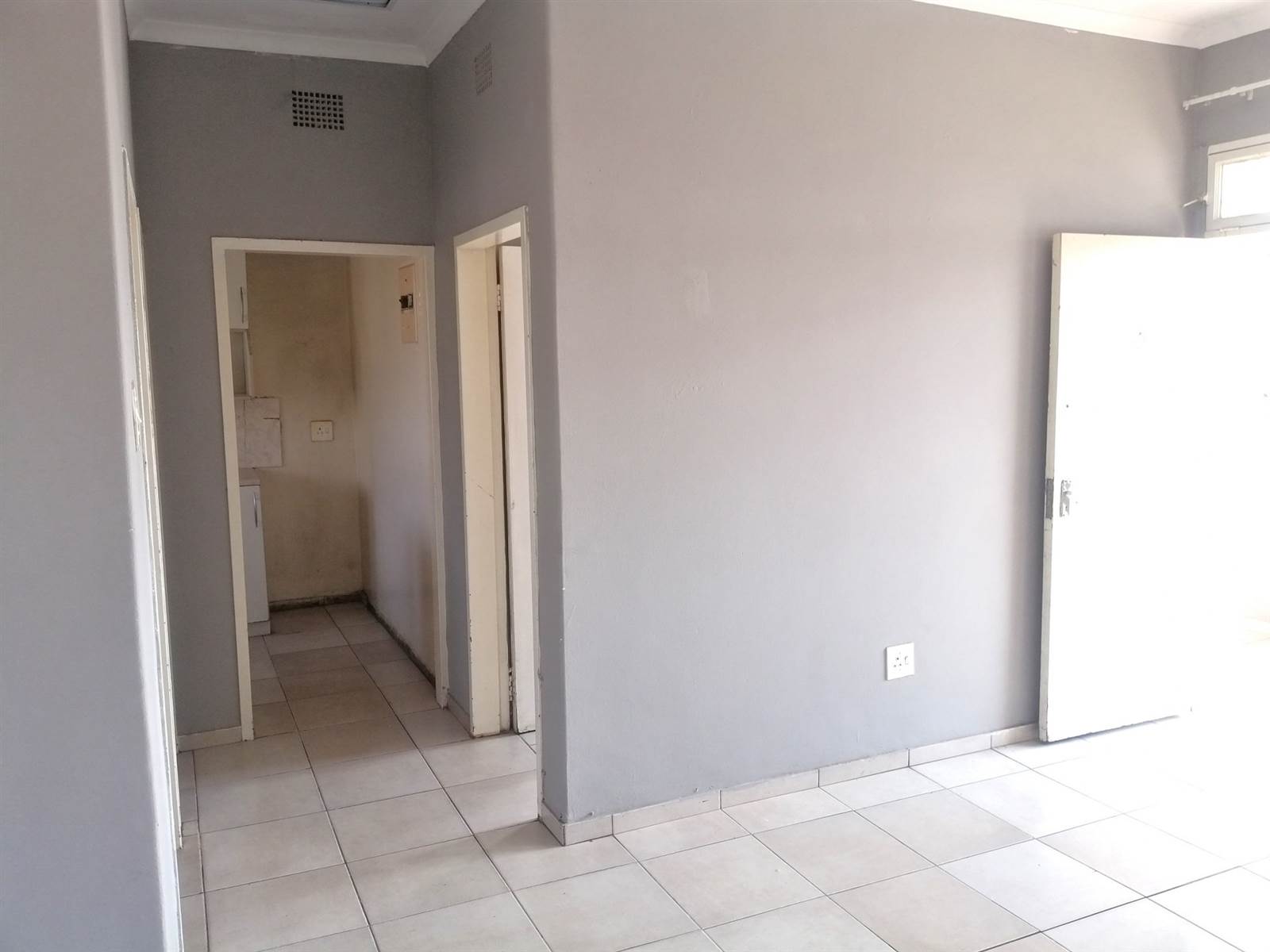 1.5 Bed Apartment in Benoni Central photo number 10