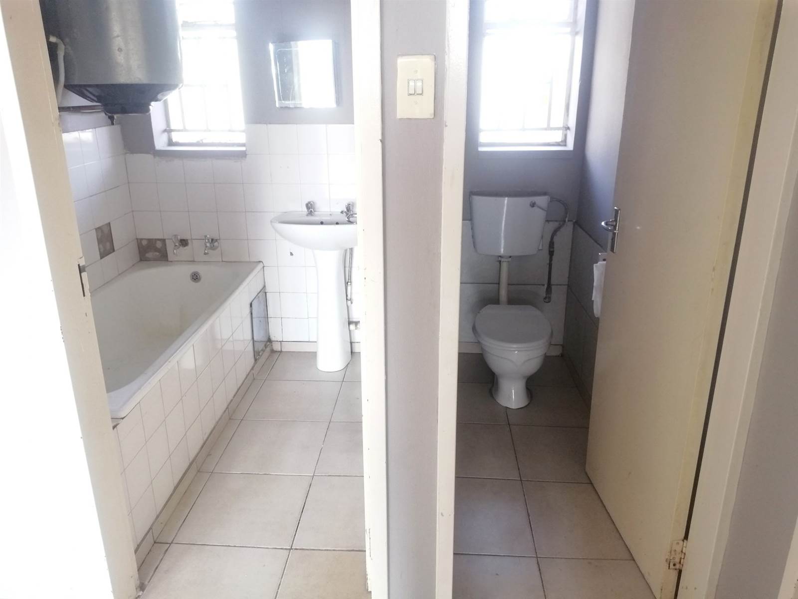 1.5 Bed Apartment in Benoni Central photo number 16