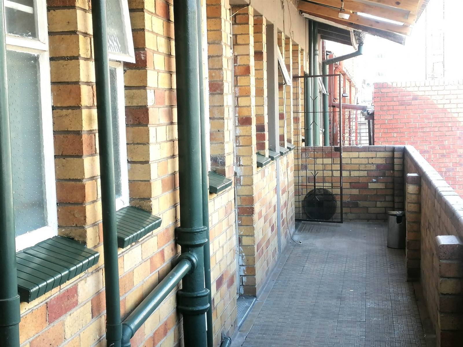1.5 Bed Apartment in Benoni Central photo number 4