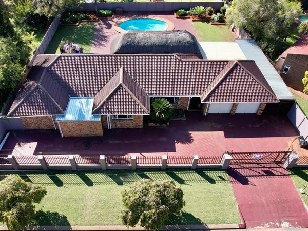 3 Bedroom House 3 Bedroom House