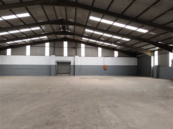 1 150  m² Industrial space