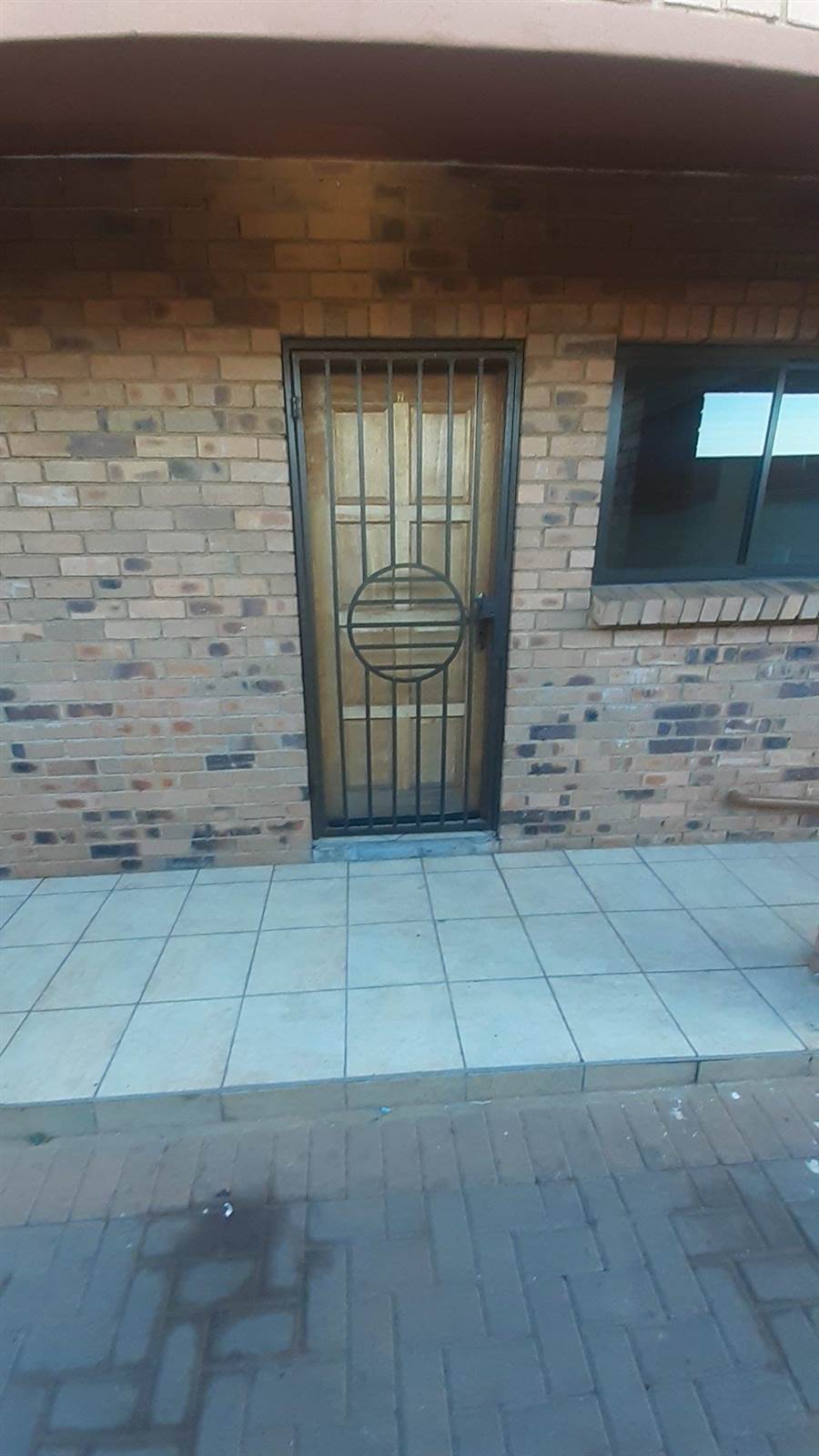 2 Bed Apartment in Lenasia photo number 3