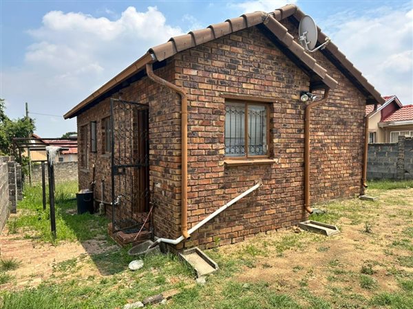 2 Bed House in Klipfontein View
