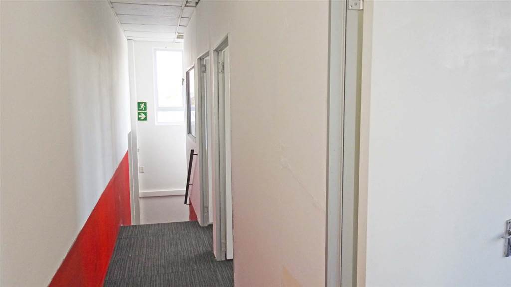 243  m² Office Space in Pinetown Central photo number 8