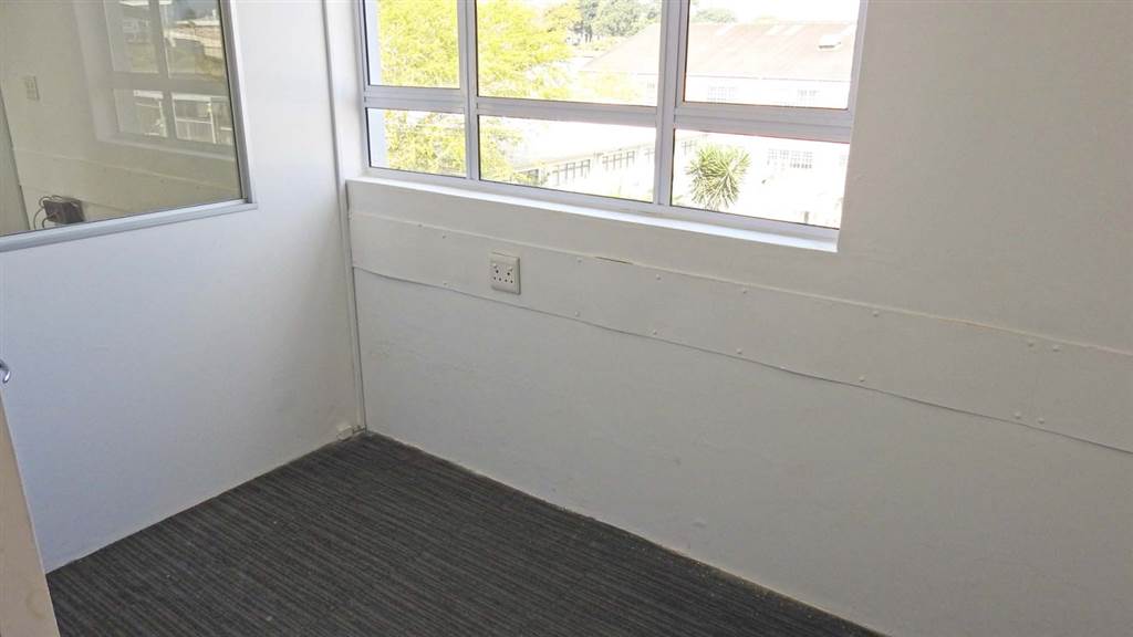 243  m² Office Space in Pinetown Central photo number 9