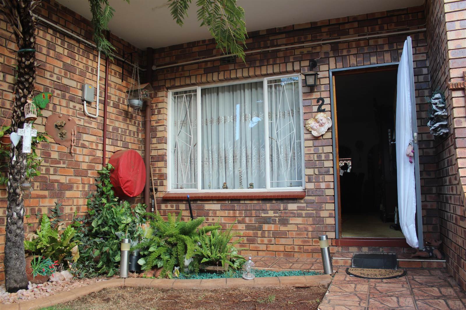 2 Bed Townhouse in Carletonville photo number 5