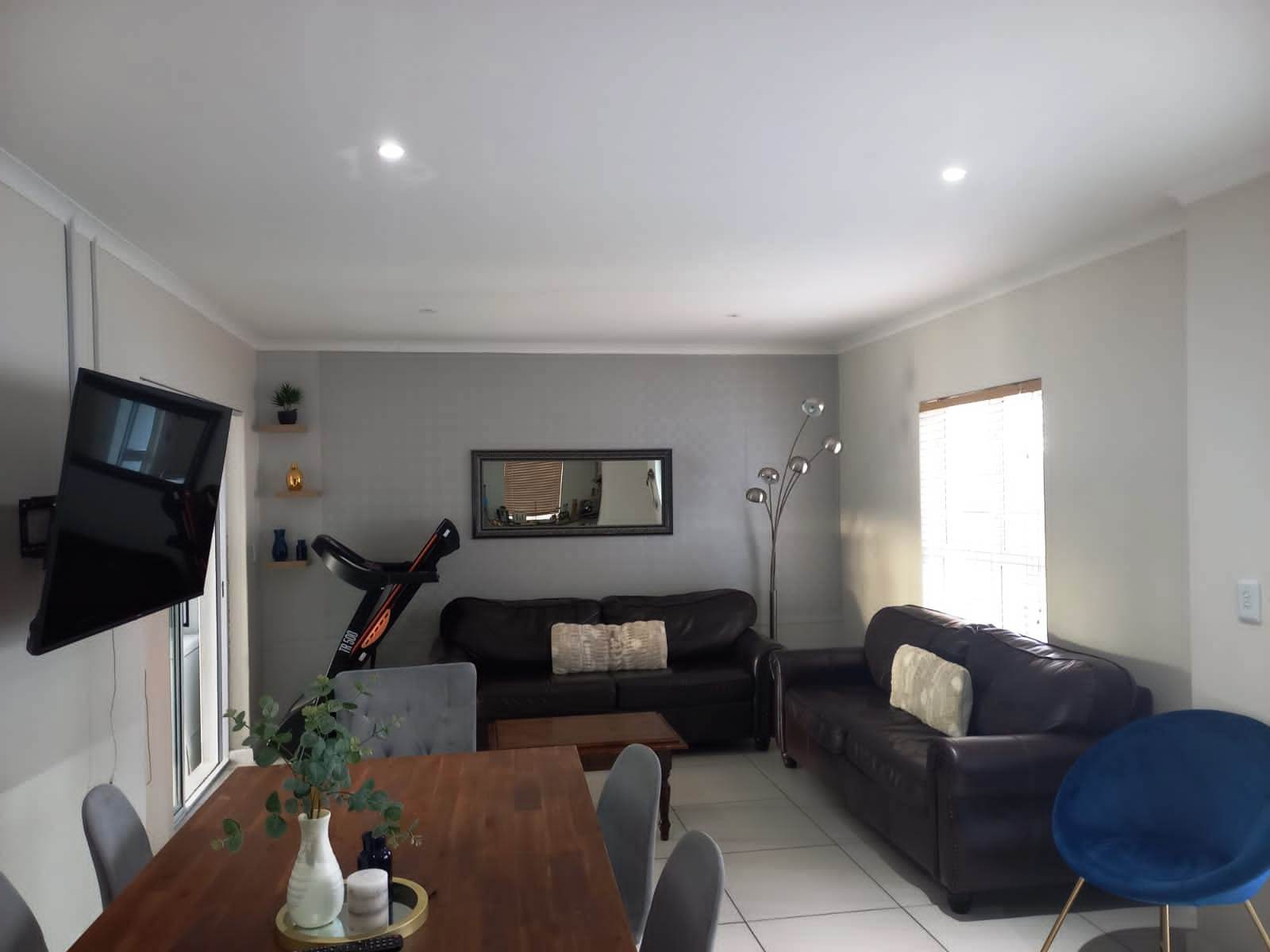 3 Bed Townhouse in Vredenburg photo number 6