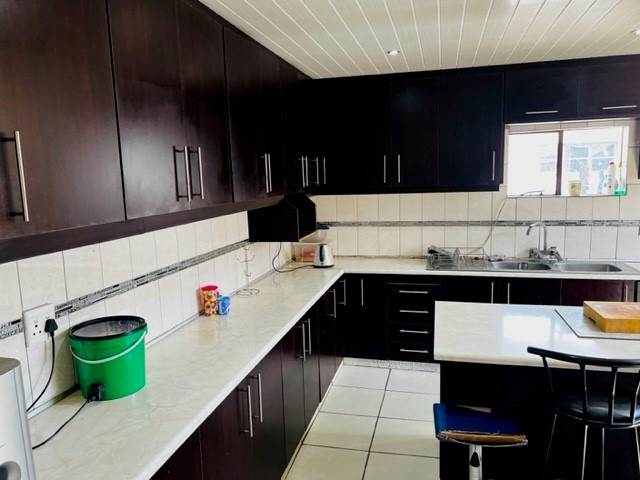 5 Bed House in Turffontein photo number 6