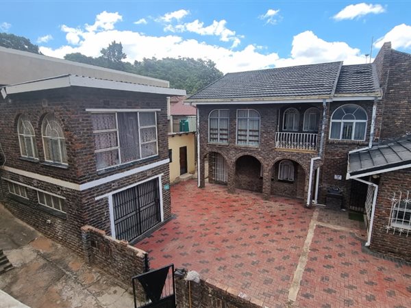 28 Bedroom House 28 Bedroom House