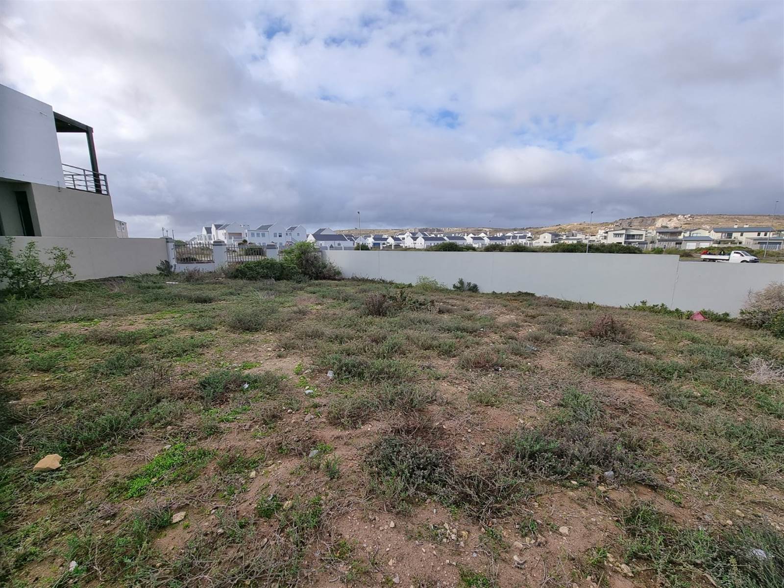 328 m² Land available in Waterfront photo number 4