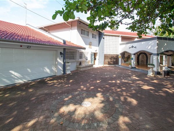 5 Bed House in Umhlanga Rocks