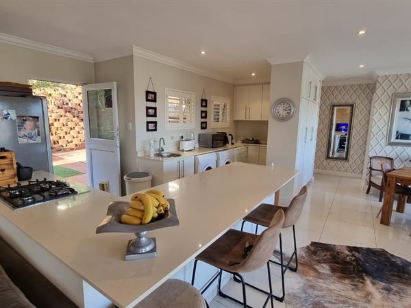 3 Bedroom Townhouse 3 Bedroom Townhouse