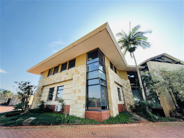 445  m² Commercial space in La Lucia