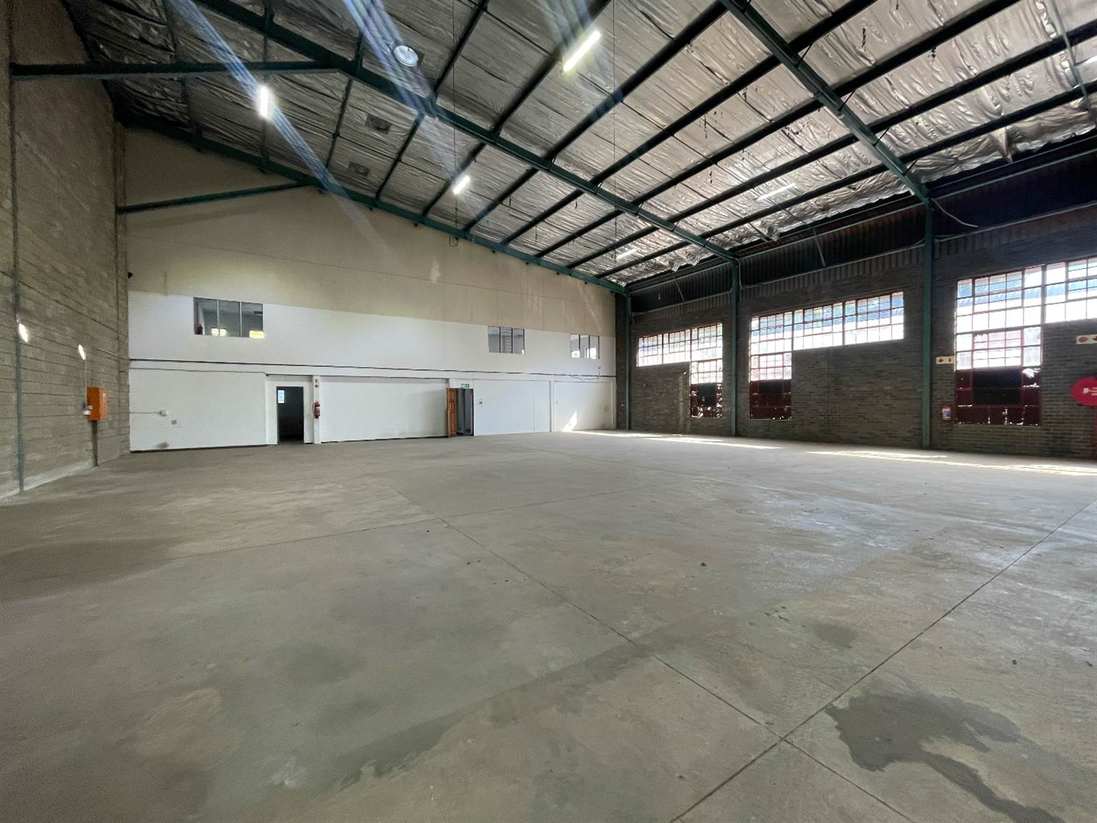 656  m² Commercial space in Eastgate photo number 1