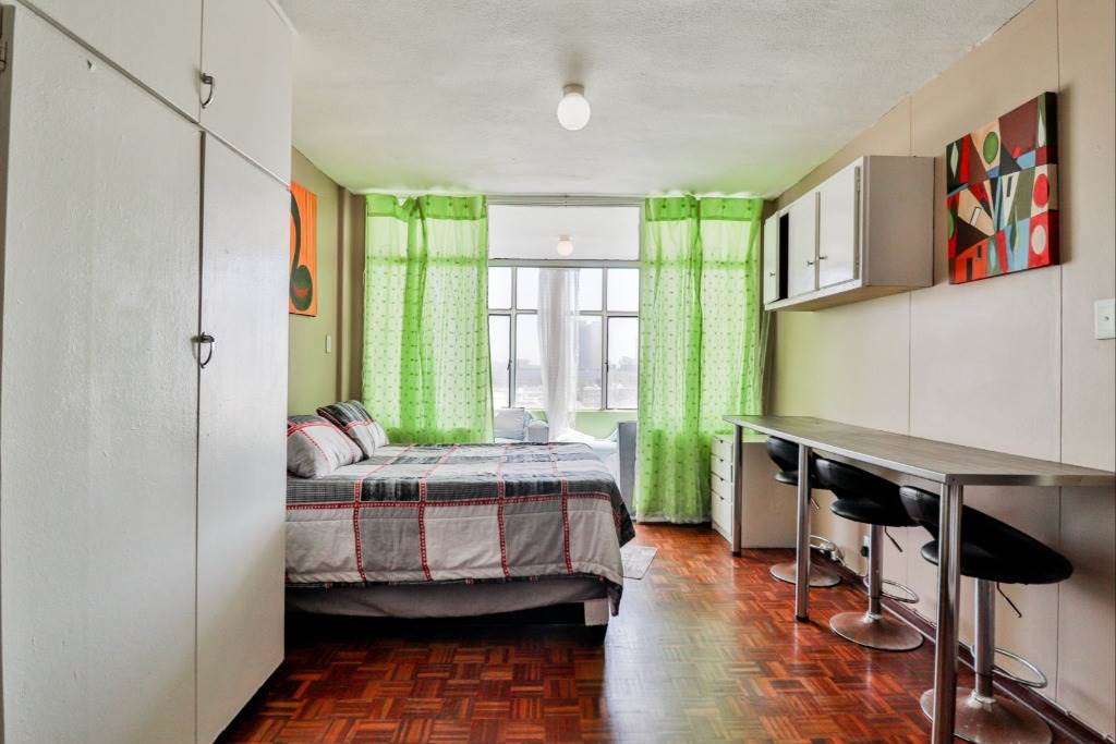 1 Bed Apartment in Amanzimtoti photo number 10