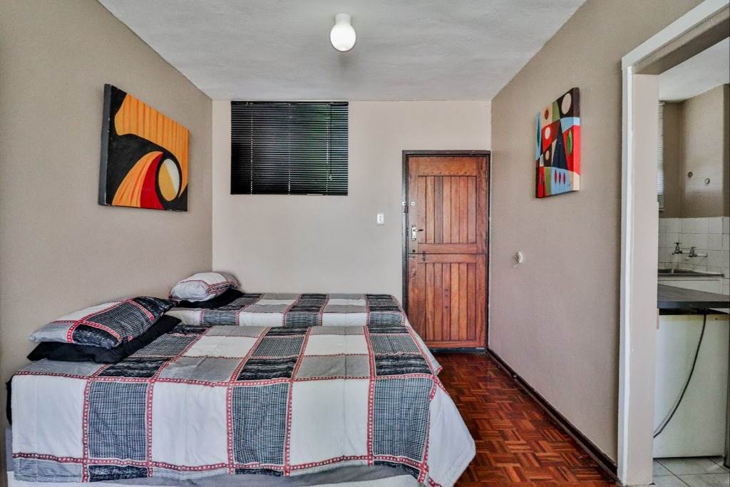 1 Bed Apartment in Amanzimtoti photo number 7