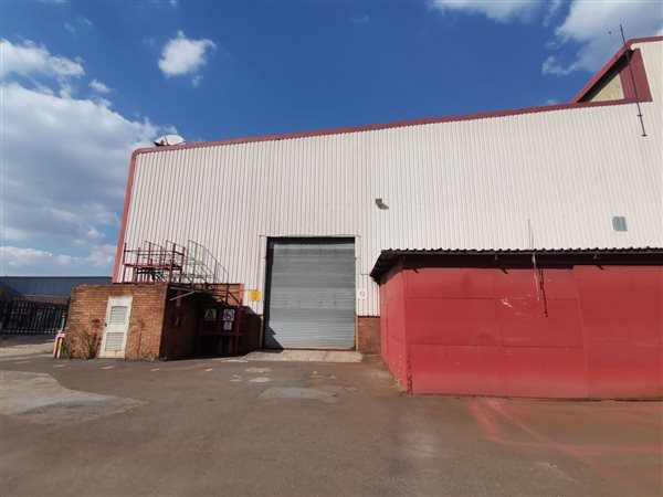 7 100  m² Industrial space