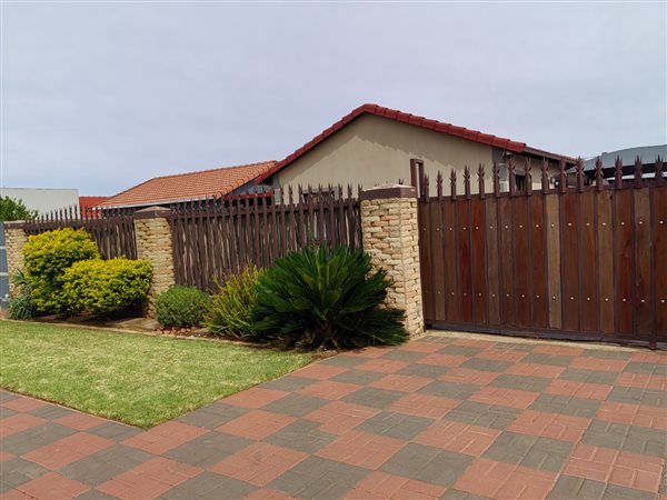 3 Bedroom House 3 Bedroom House